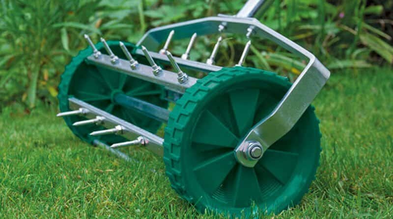 aerating your lawn in the spring